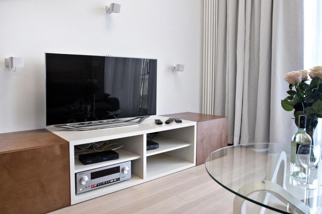 Triton Park Accommodation By P&O Serviced Apartments วอร์ซอ ภายนอก รูปภาพ