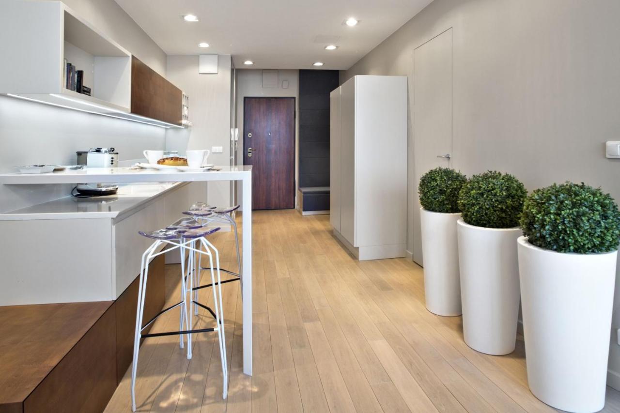 Triton Park Accommodation By P&O Serviced Apartments วอร์ซอ ภายนอก รูปภาพ