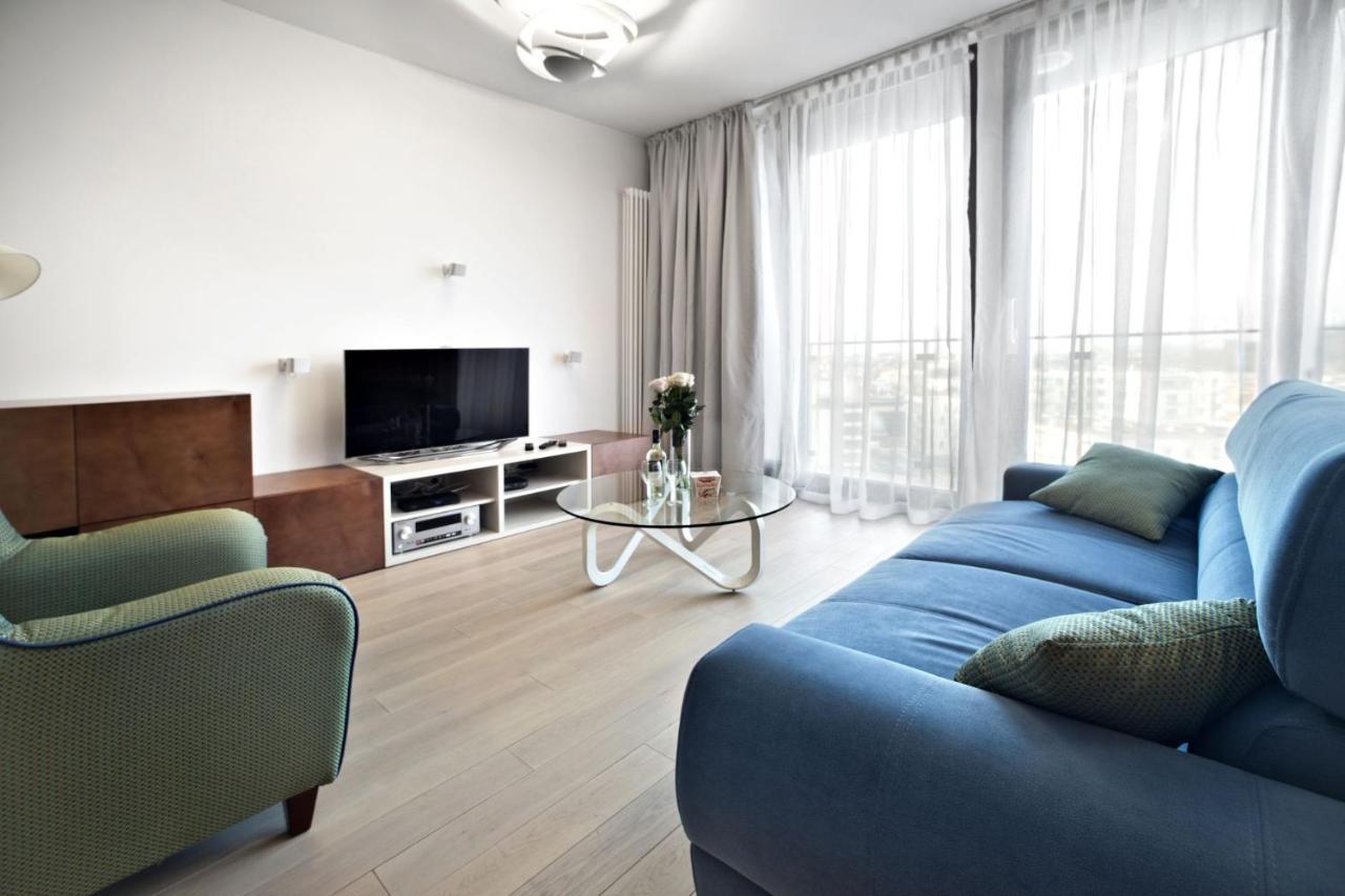 Triton Park Accommodation By P&O Serviced Apartments วอร์ซอ ภายนอก รูปภาพ